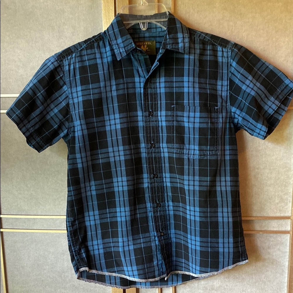 5/$25 plaid, short sleeves, button front shirt, boys size medium (10-12)